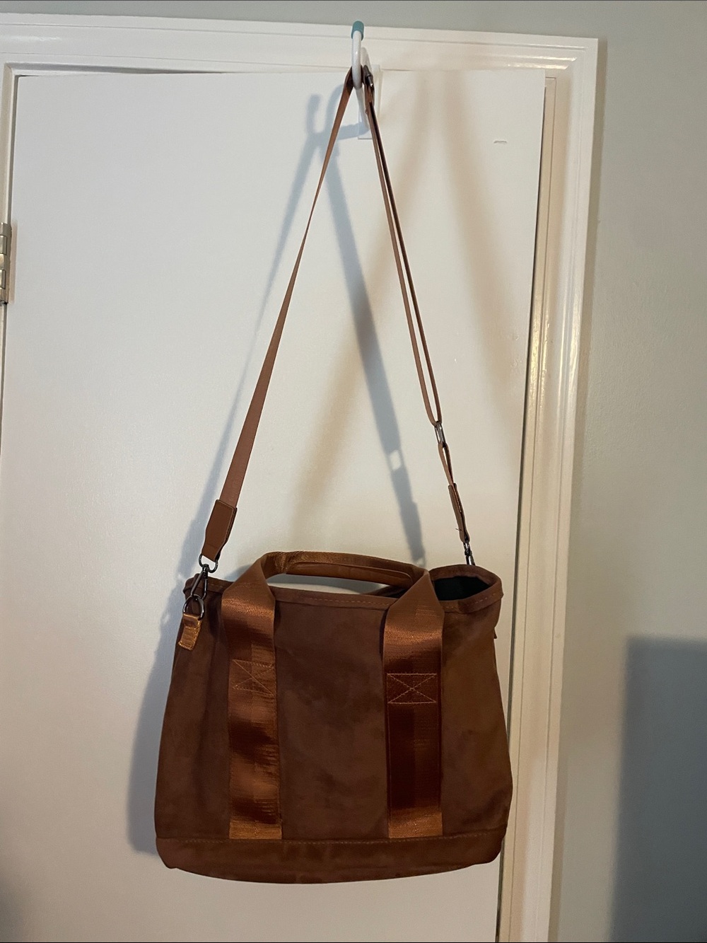 Classic Brown Crossbody Tote Bag with Adjustable Strap